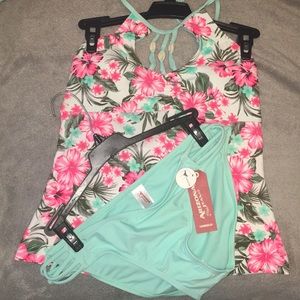 Multi color swimwear 2piece medium (bottom) Mint